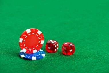 mpotop88 live blackjack table on mobile phone showing dealer and betting interface